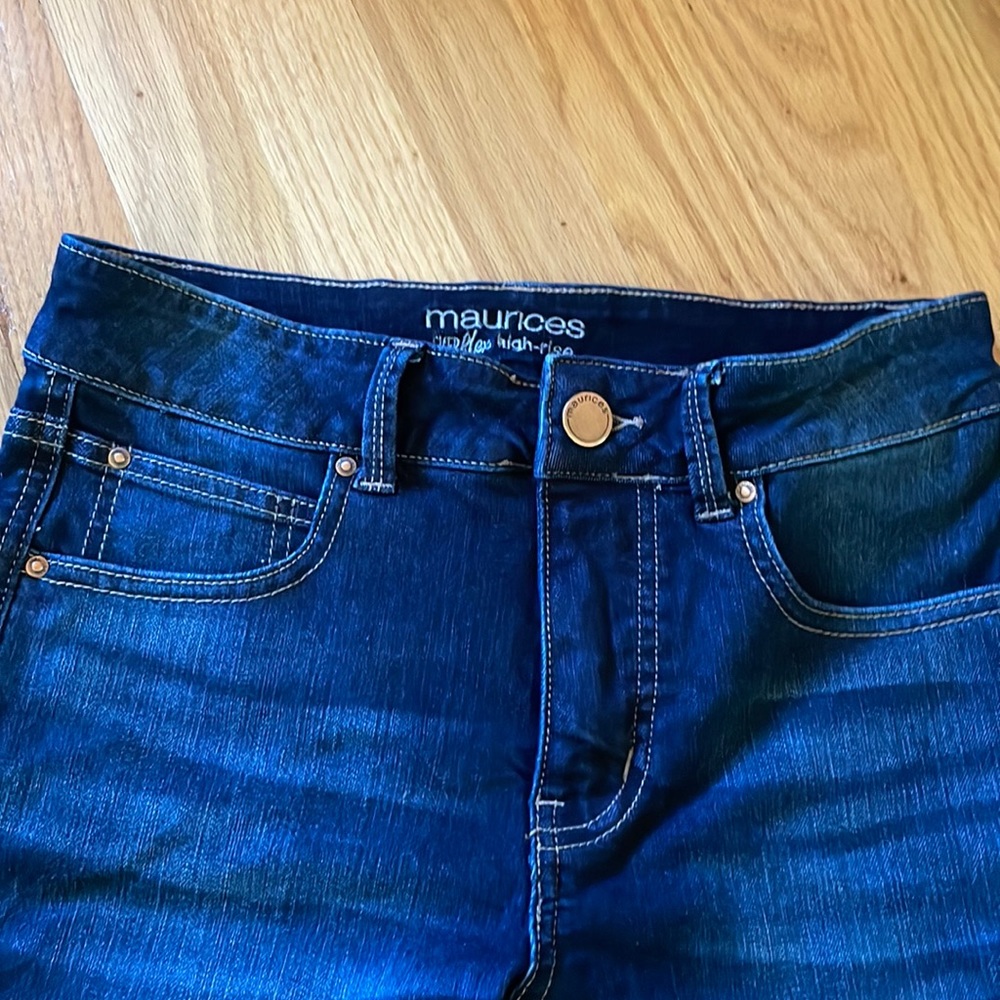 Maurice’s dark wash blue jeans
